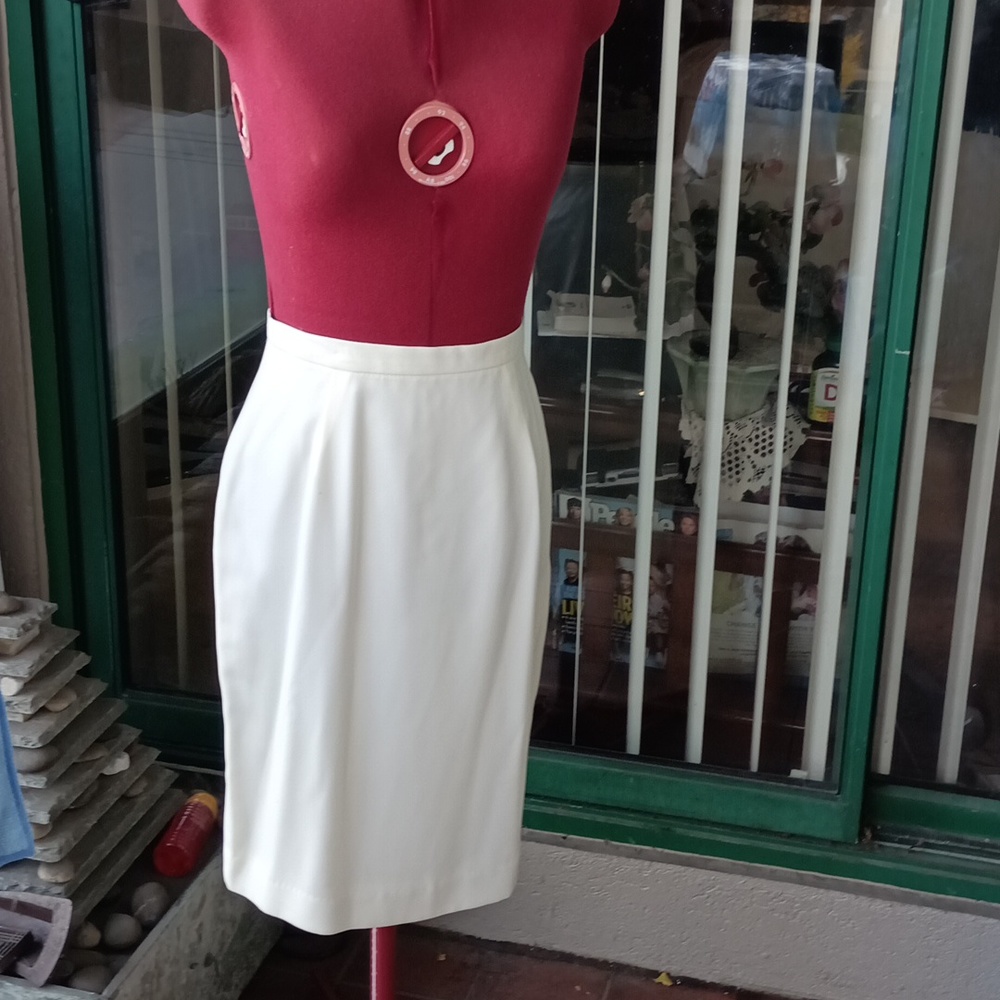 Cream coloured Skirt